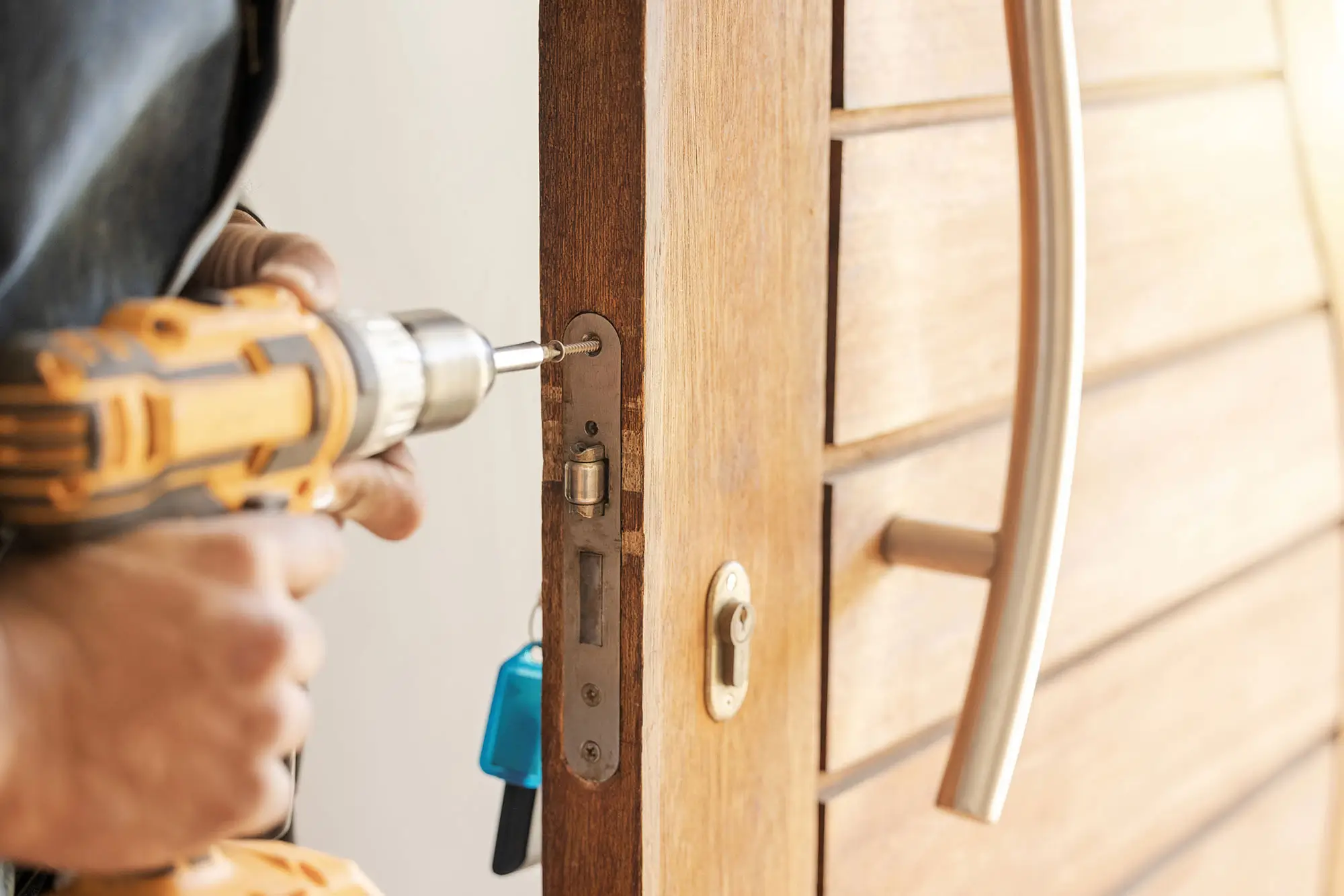 Lock fitting in a door